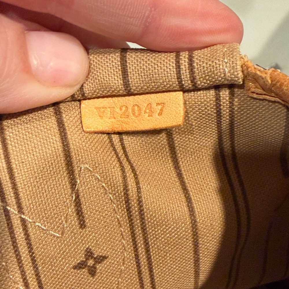 Louis Vuitton Classic Monogram Tote in Brown and Tan PROJECT - Picture 9 of 14